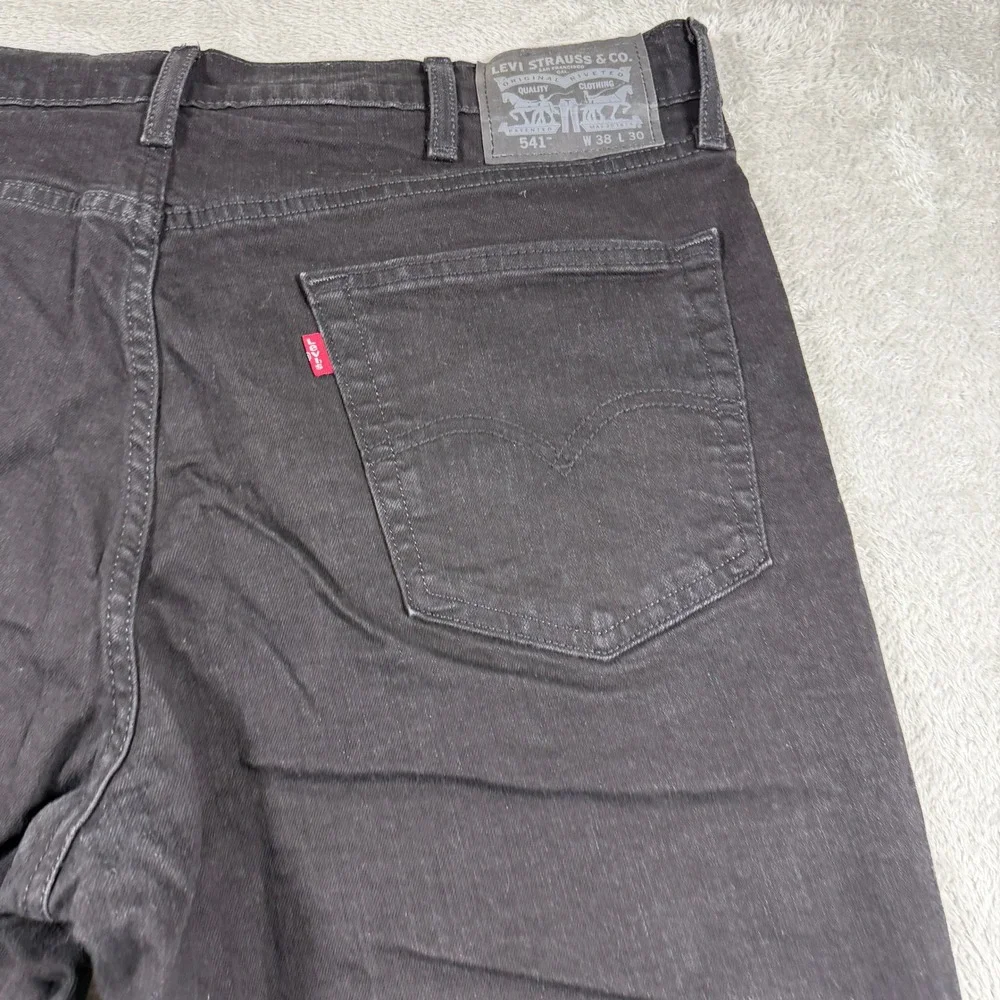 Levis levis 541